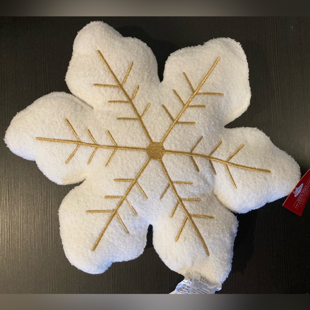 NWT Merry Moments 2025 Holiday Christmas Snowflake Pillow - 16 x 16